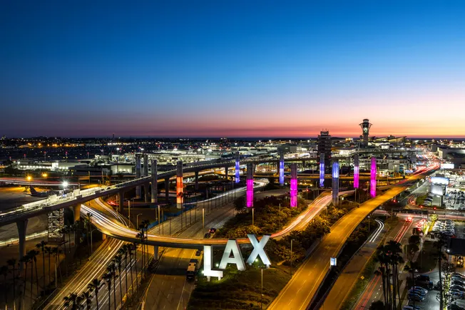 Skanska, FlatironDragados arrive at 3M LAX roadway job Skanska, FlatironDragados arrive at 3M LAX roadway job