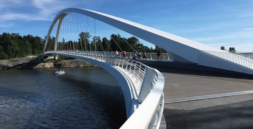 Lessons Learned from Implementing Infrastructure BIM in Helsinki Lessons Learned from Implementing Infrastructure BIM in Helsinki