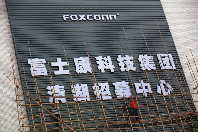 Foxconn to spend 9M expanding Wisconsin factory