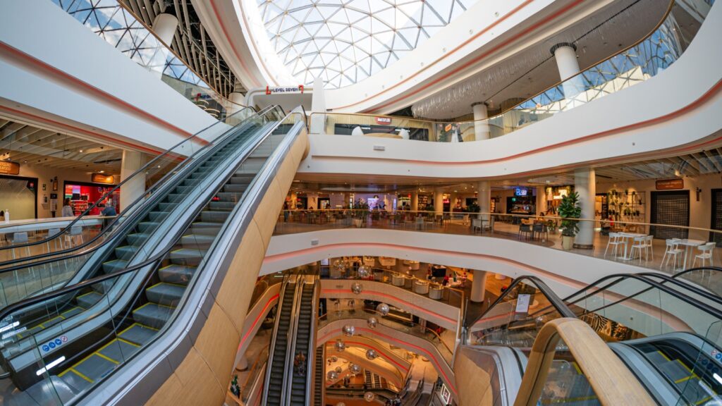 Why Distressed and Defunct Shopping Malls Are Good for Construction Contractors