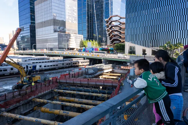 Judge unfreezes Gateway funding, but appeal delays release Judge unfreezes Gateway funding, but appeal delays release