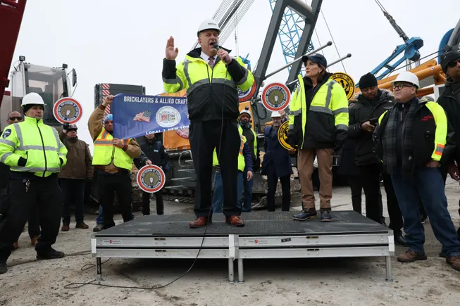 Gateway restarts Hudson Tunnel work, funding uncertainty lingers Gateway restarts Hudson Tunnel work, funding uncertainty lingers