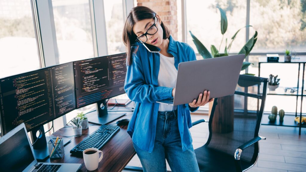 The Role of Ergonomics in Preventing Soft Tissue Injuries for Construction Pros Behind the Desk